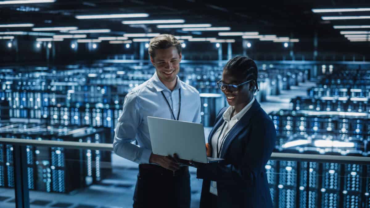 2 Canadian Stocks Built for the Data Centre Boom